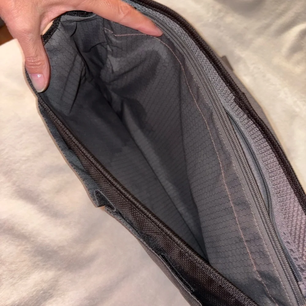 Tumi Black Messenger Bag Ex Cond